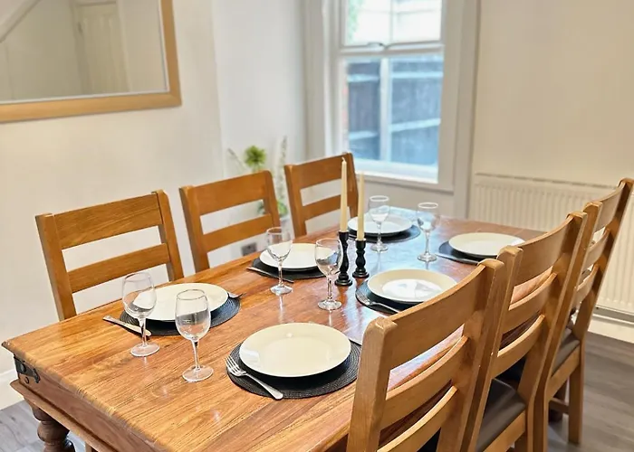 St Helens House Incredible Location With Parking & Garden