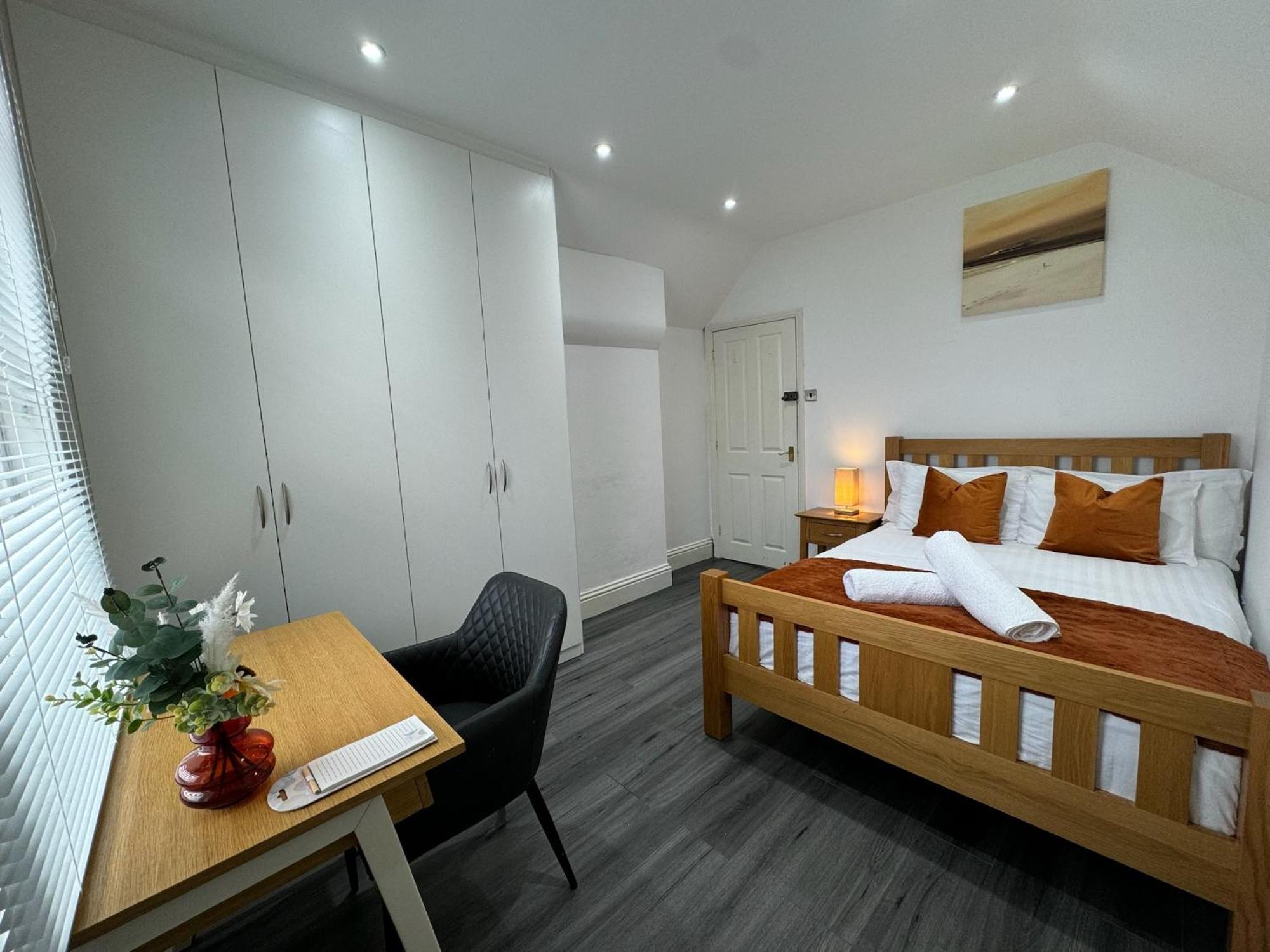 St Helens House Incredible Location With Parking & Garden Oxford